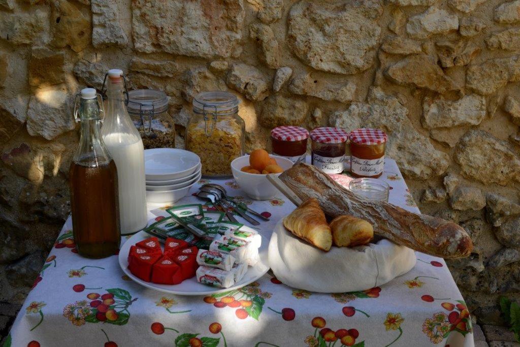 Bed and Breakfast Les Rocailles De La Reine Lamonzie-Montastruc Exteriér fotografie